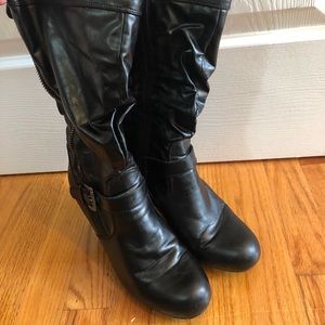 G by Guess, size US women’s 8.5, excellent used condition.